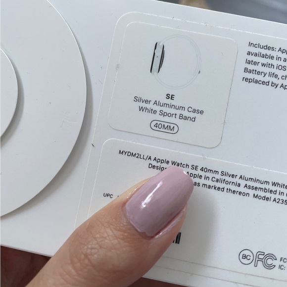 Apple Watch SE GPS ONLY
40mm - FIRST GENERATION - Picture 2 of 3